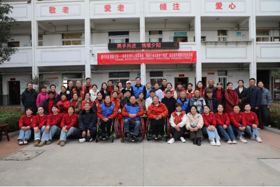 兩地?cái)y手送溫暖 文藝匯演暖夕陽 ——蚌埠市老體協(xié)“銀齡行動(dòng)”赴岳西參訪暨敬老院慰問活動(dòng)圓滿舉行